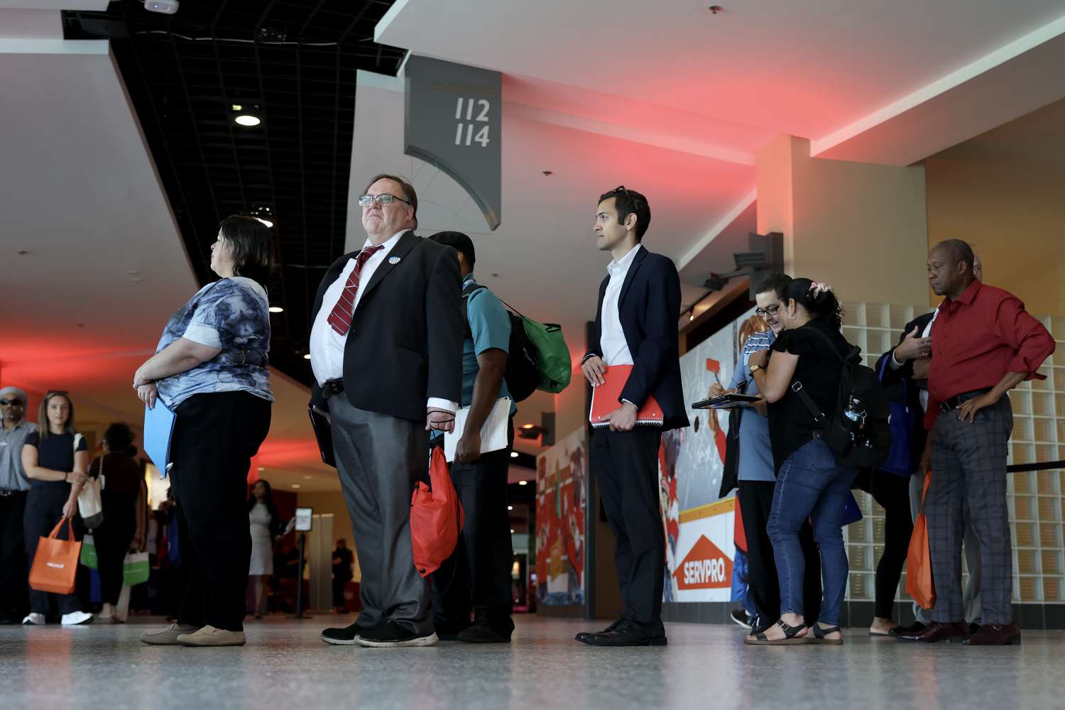 What Will Be the Economic Impact of a Stronger Dollar on Tech Giants This Week?