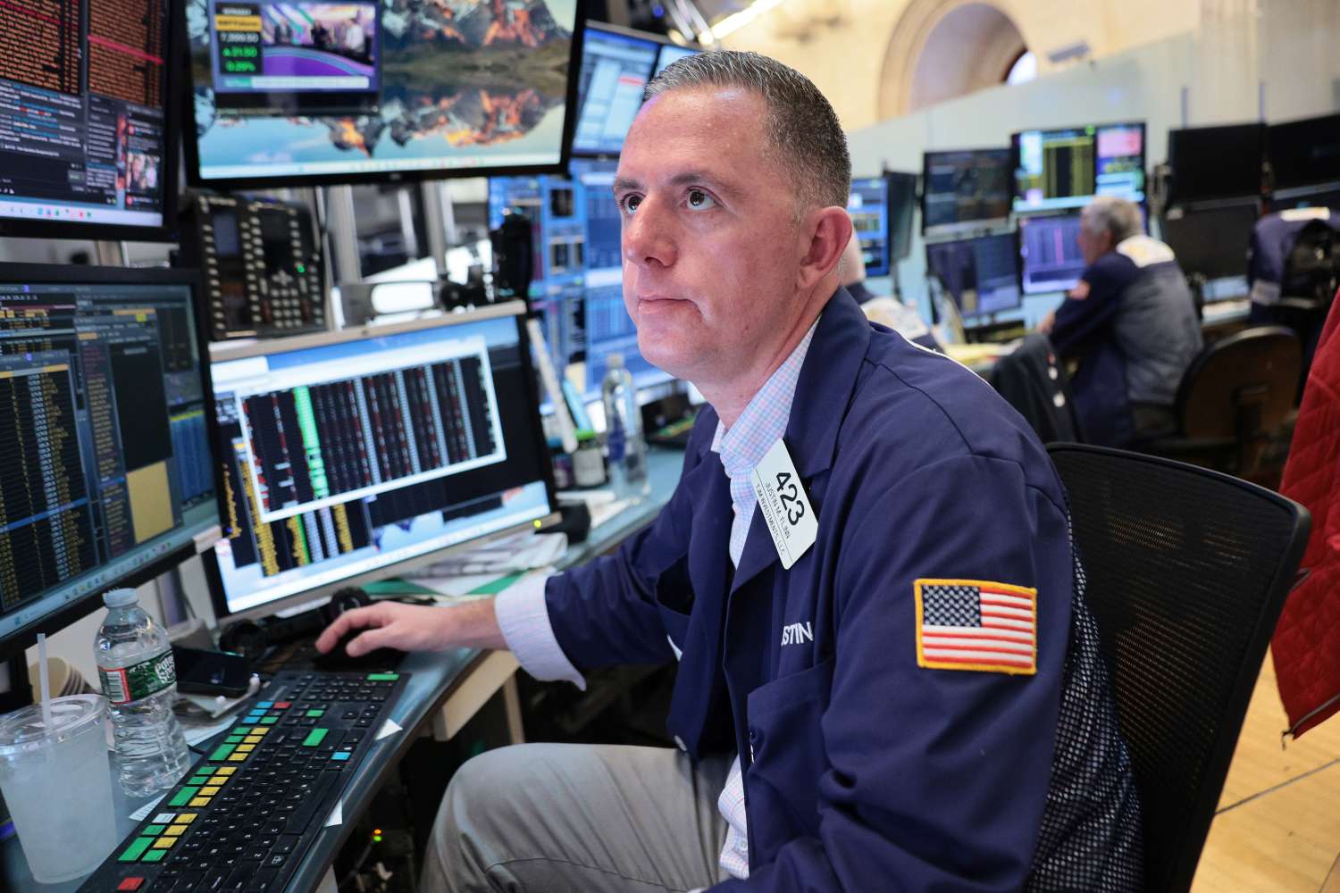 Will Wall Street's Bullish Outlook on Stocks Continue Despite Risks?